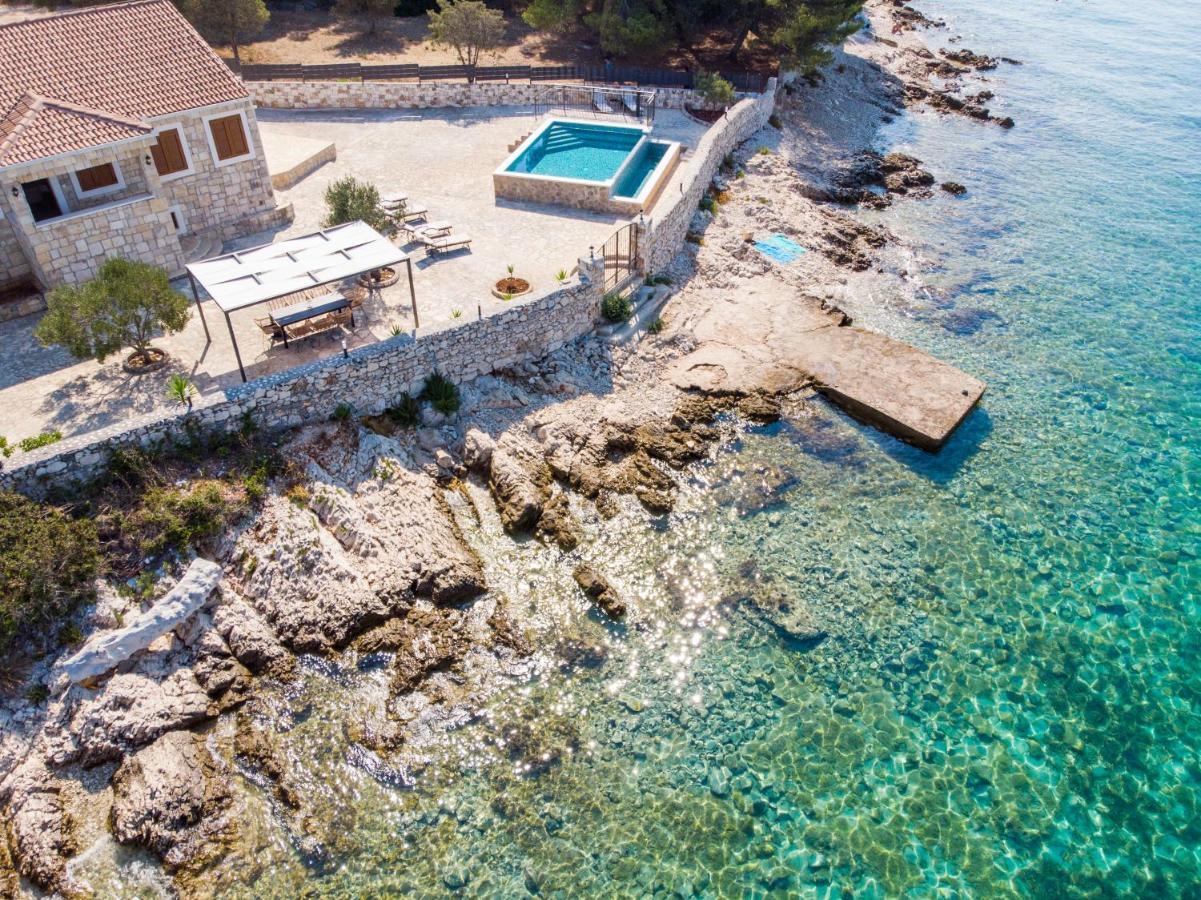 Villa Rudini With Heated Pool 奥库格哥恩基 外观 照片
