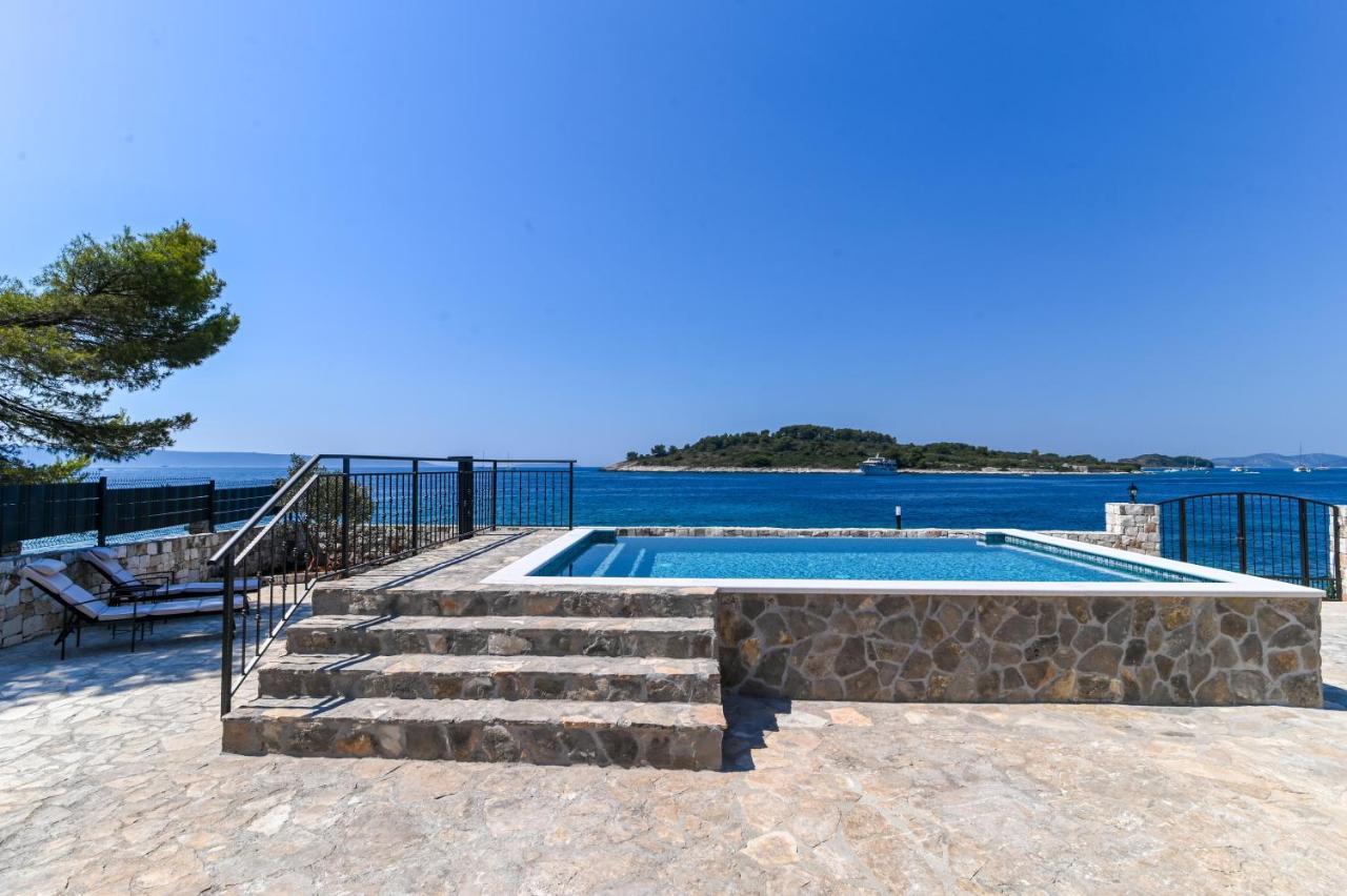 Villa Rudini With Heated Pool 奥库格哥恩基 外观 照片