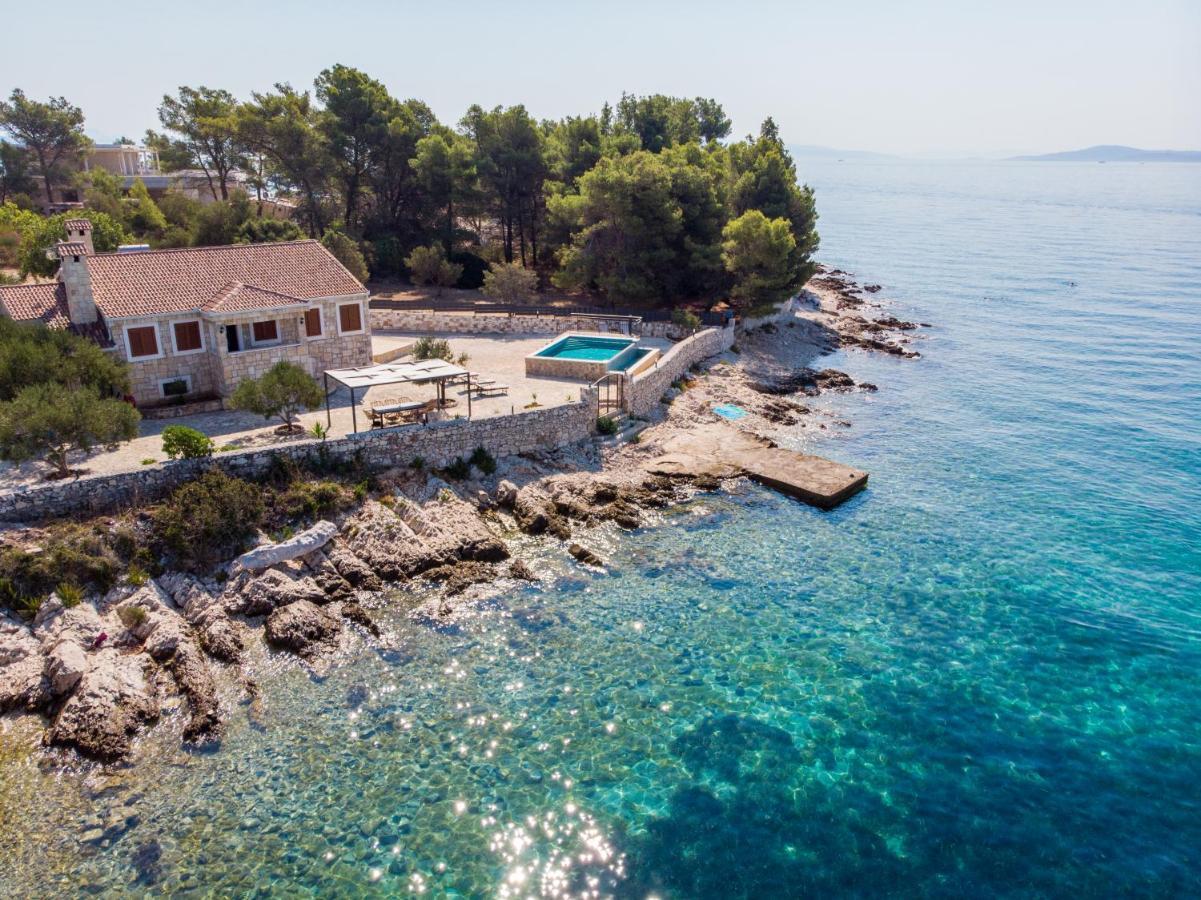 Villa Rudini With Heated Pool 奥库格哥恩基 外观 照片