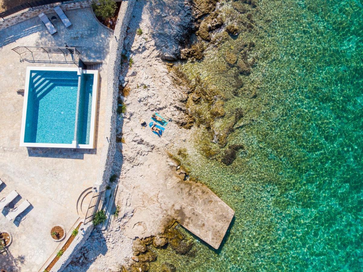 Villa Rudini With Heated Pool 奥库格哥恩基 外观 照片