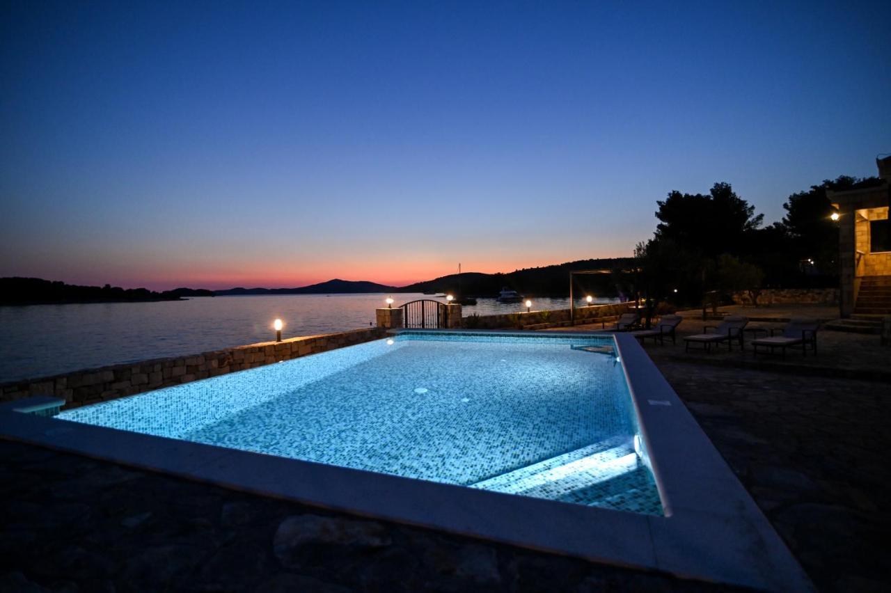 Villa Rudini With Heated Pool 奥库格哥恩基 外观 照片