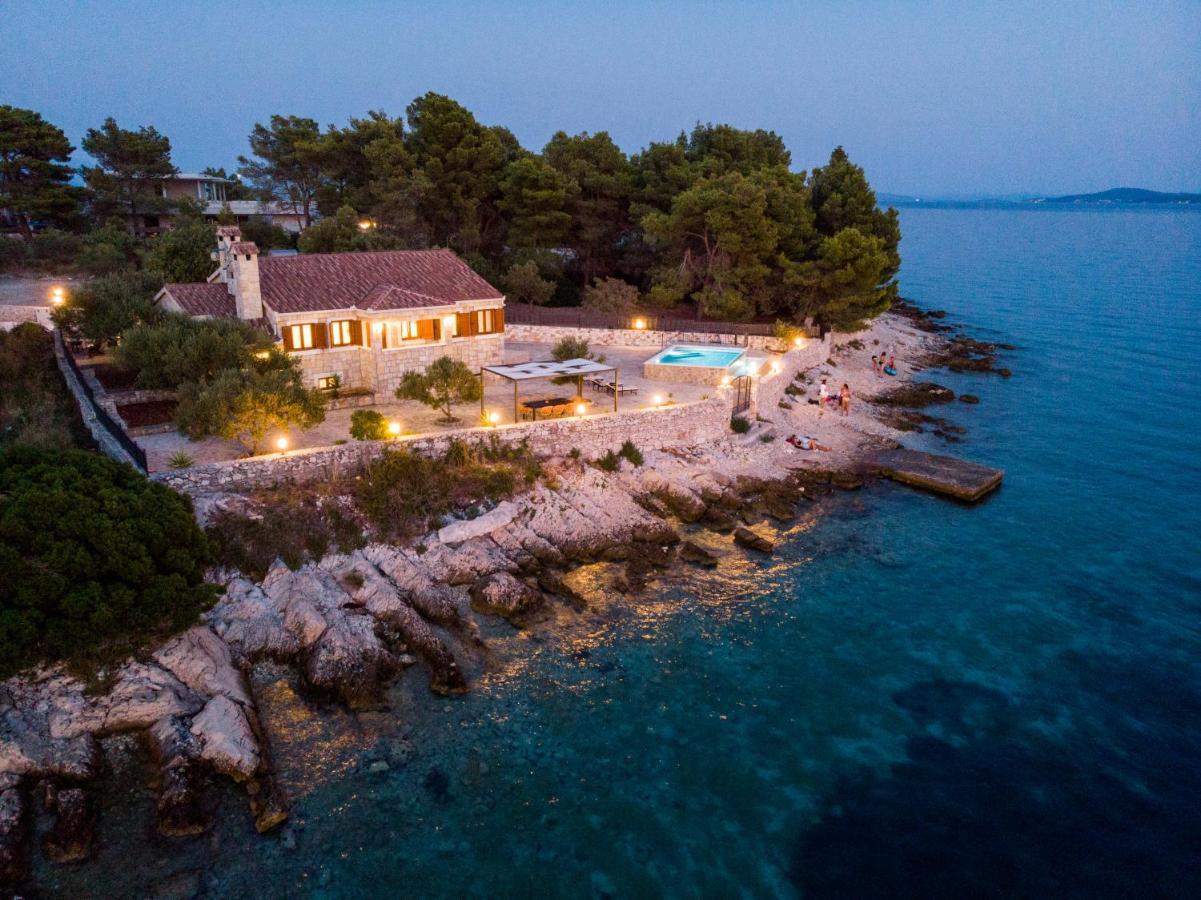 Villa Rudini With Heated Pool 奥库格哥恩基 外观 照片
