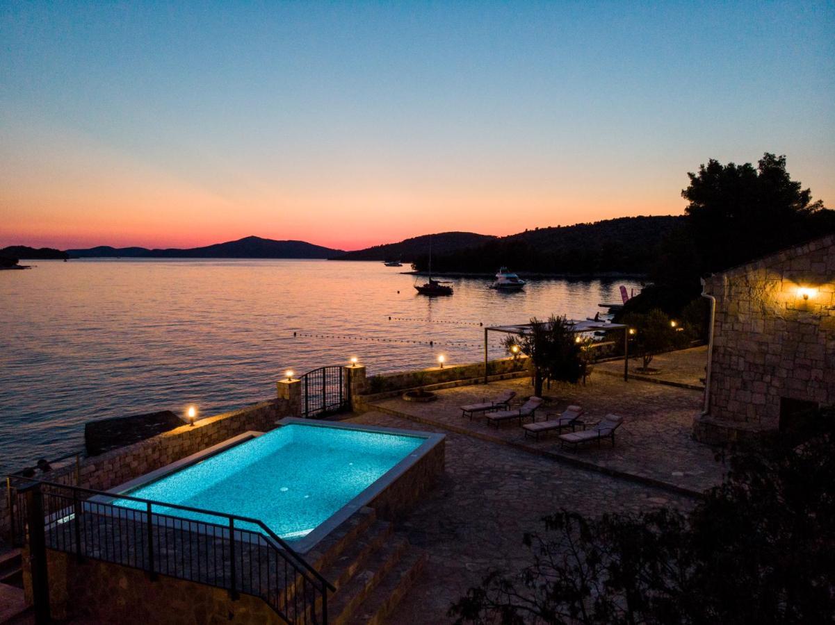 Villa Rudini With Heated Pool 奥库格哥恩基 外观 照片