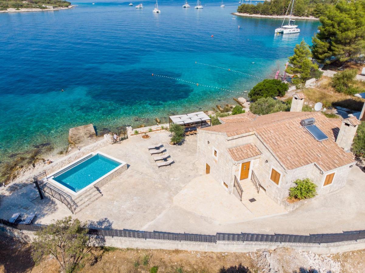 Villa Rudini With Heated Pool 奥库格哥恩基 外观 照片