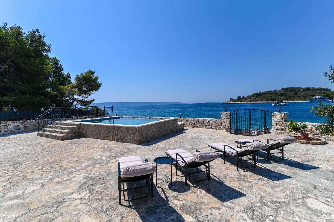 Villa Rudini With Heated Pool 奥库格哥恩基 外观 照片