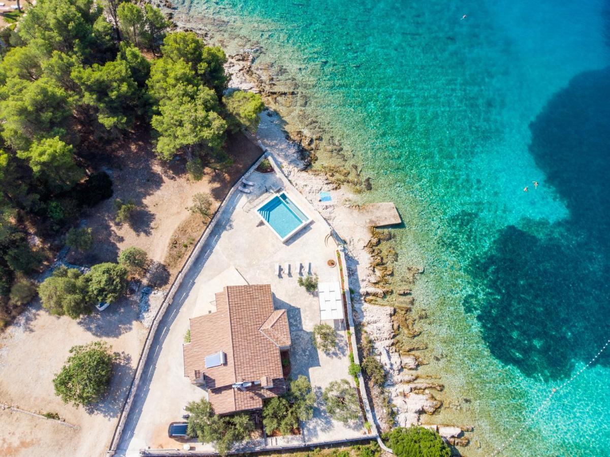 Villa Rudini With Heated Pool 奥库格哥恩基 外观 照片
