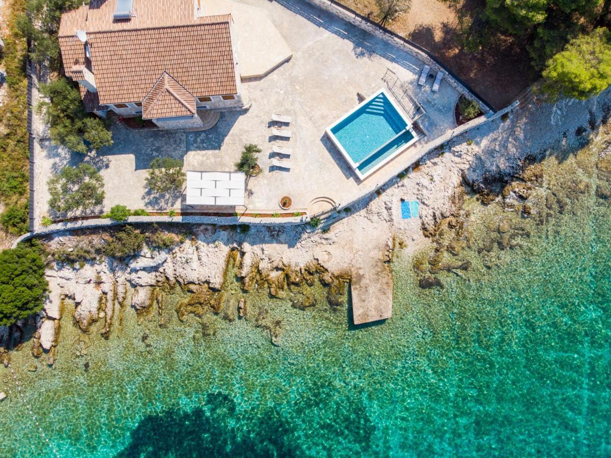 Villa Rudini With Heated Pool 奥库格哥恩基 外观 照片